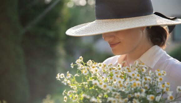 Infertilità femminile. Dalla camomilla al tè verde, gli aiuti dalla fitoterapia